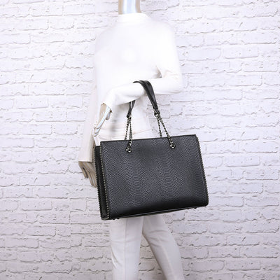 Gallantry | Loua Handtas