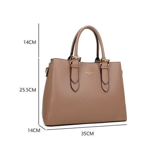 Gallantry | Amira Schoudertas