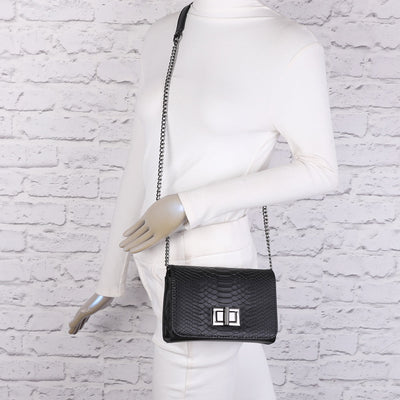 Gallantry | Sara Crossbodytas
