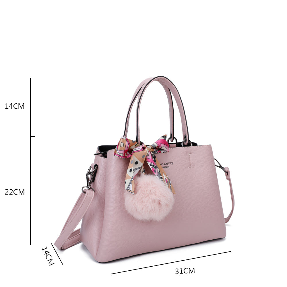 Gallantry | Emma Handtas