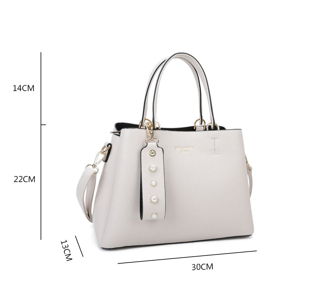 Gallantry | Tess Handtas