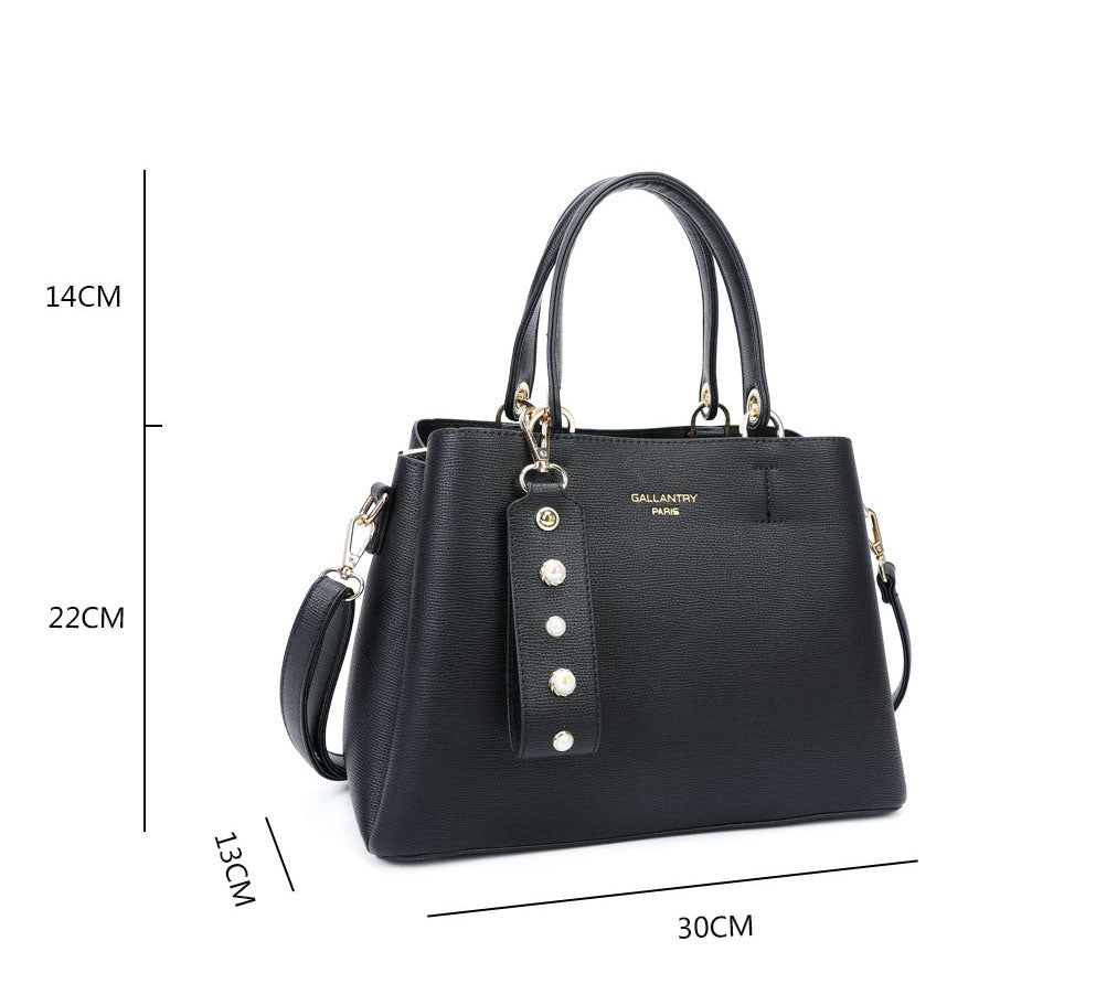 Gallantry | Tess Handtas