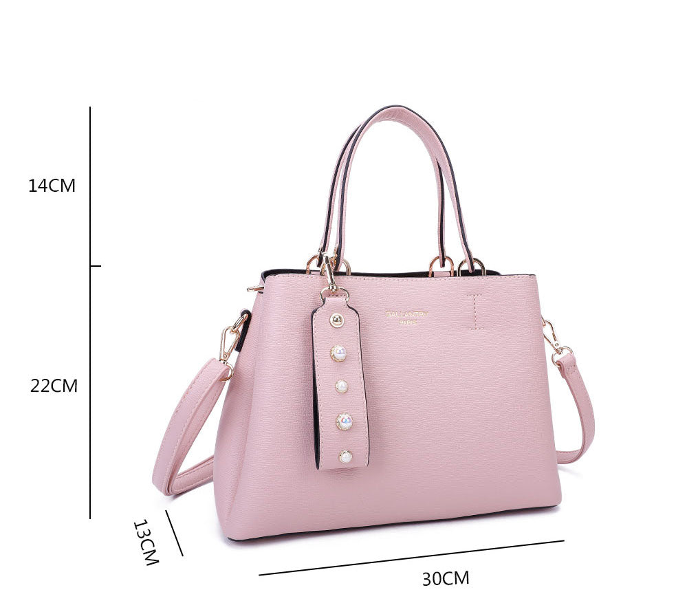 Gallantry | Tess Handtas