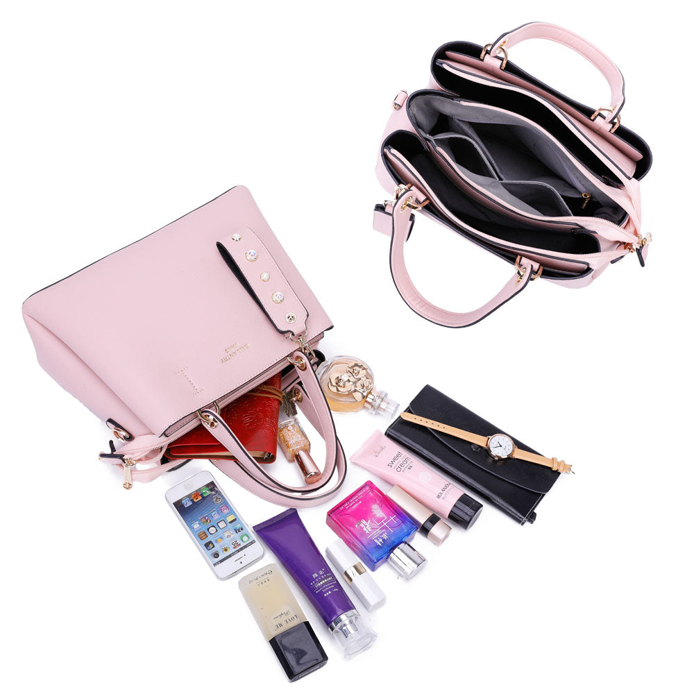 Gallantry | Tess Handtas