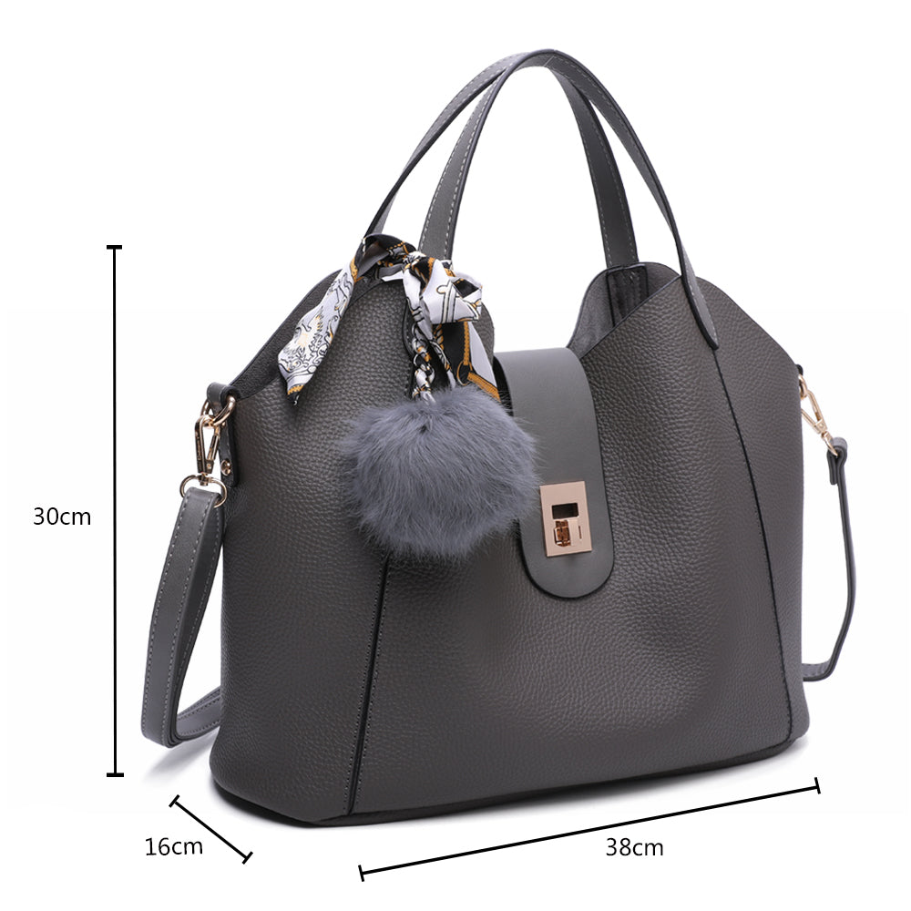 Gallantry | Zoë Handtas