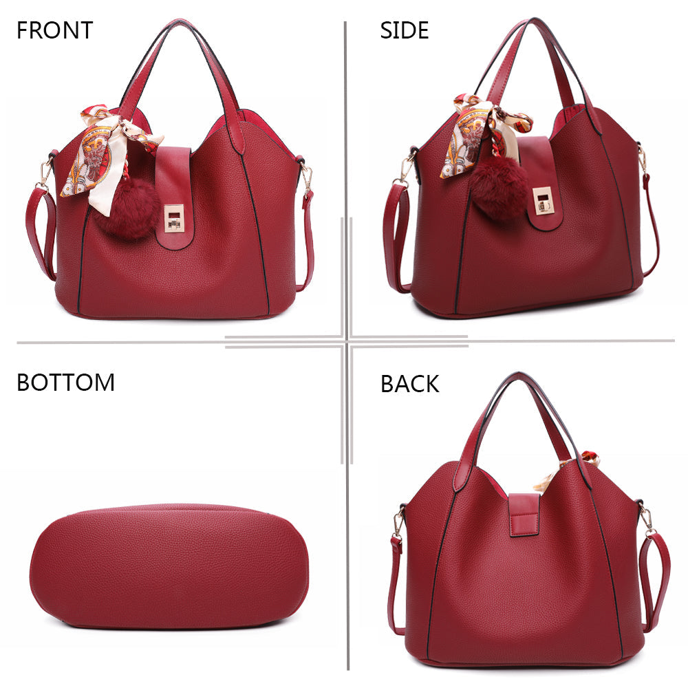 Gallantry | Zoë Handtas