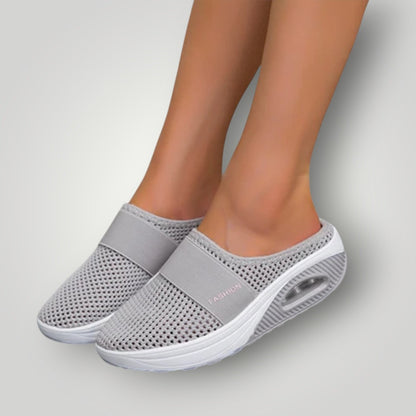 Dames Sandalen Beige Maat 38 Gevoerd Met Sleehak