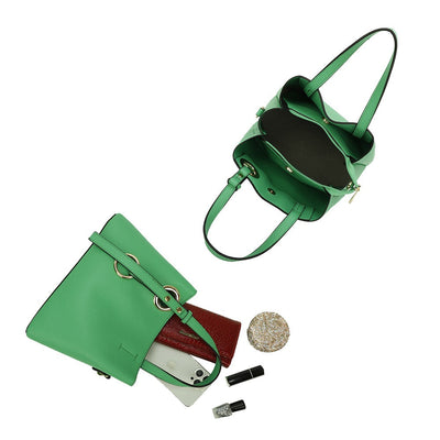 Gallantry | Romy Handtas
