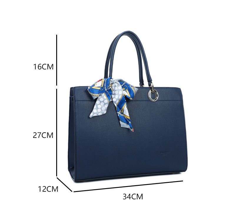 Gallantry | Nina Handtas