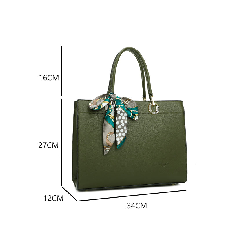 Gallantry | Nina Handtas