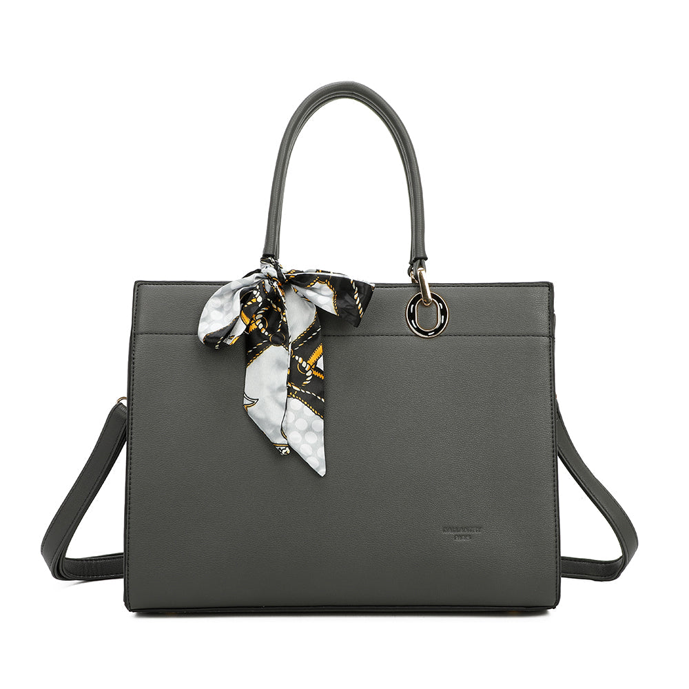 Gallantry | Nina Handtas