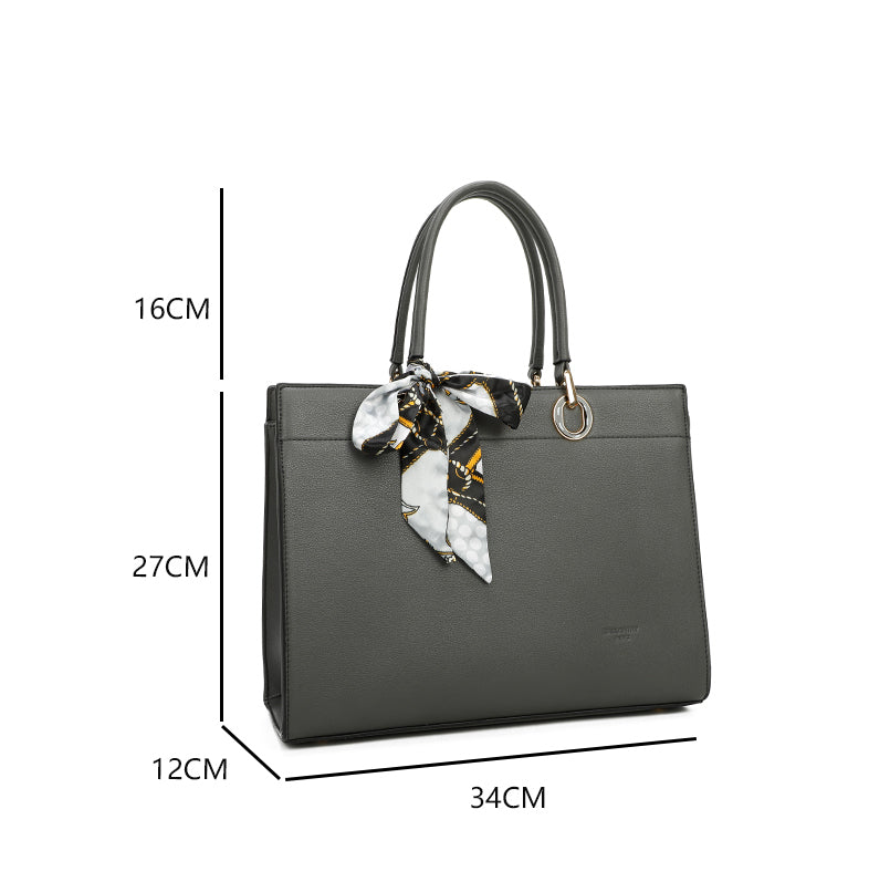 Gallantry | Nina Handtas