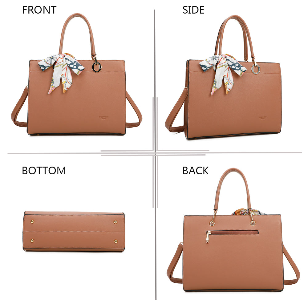 Gallantry | Nina Handtas